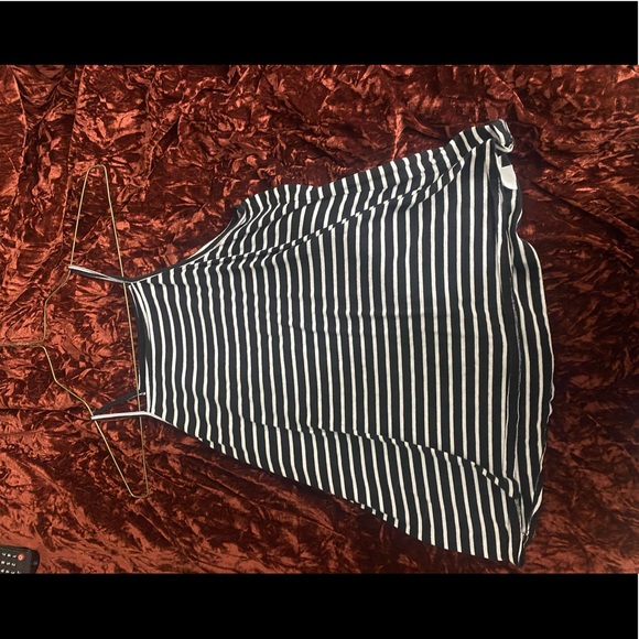 Old navy tank - Picture 1 of 3